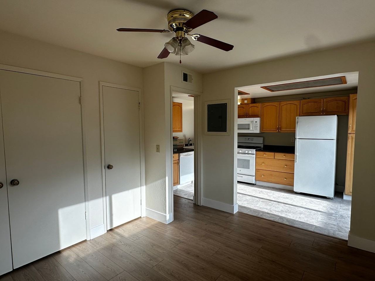 1440 Stokes St - Photo 5 of 9