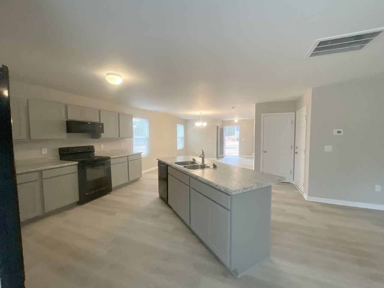 153 153 Mildred Way Rd - Photo 3 of 13