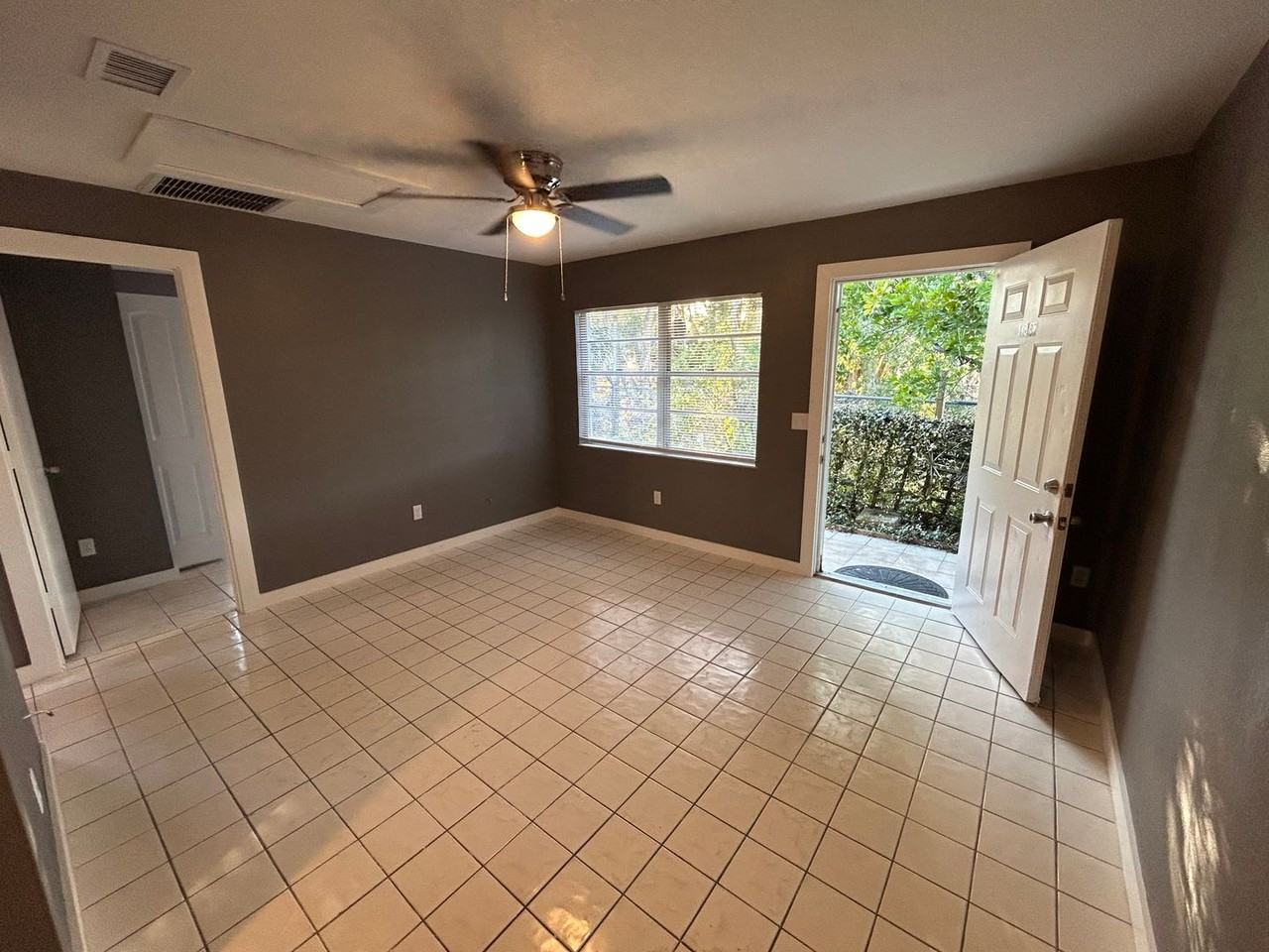 1887 Debbie St - Photo 3 of 6