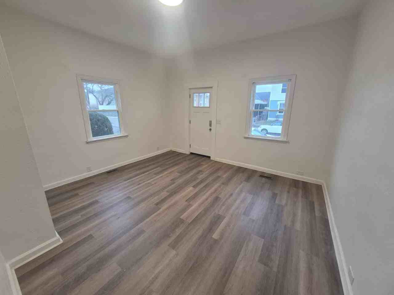1004 5th Ave - Photo 2 of 13