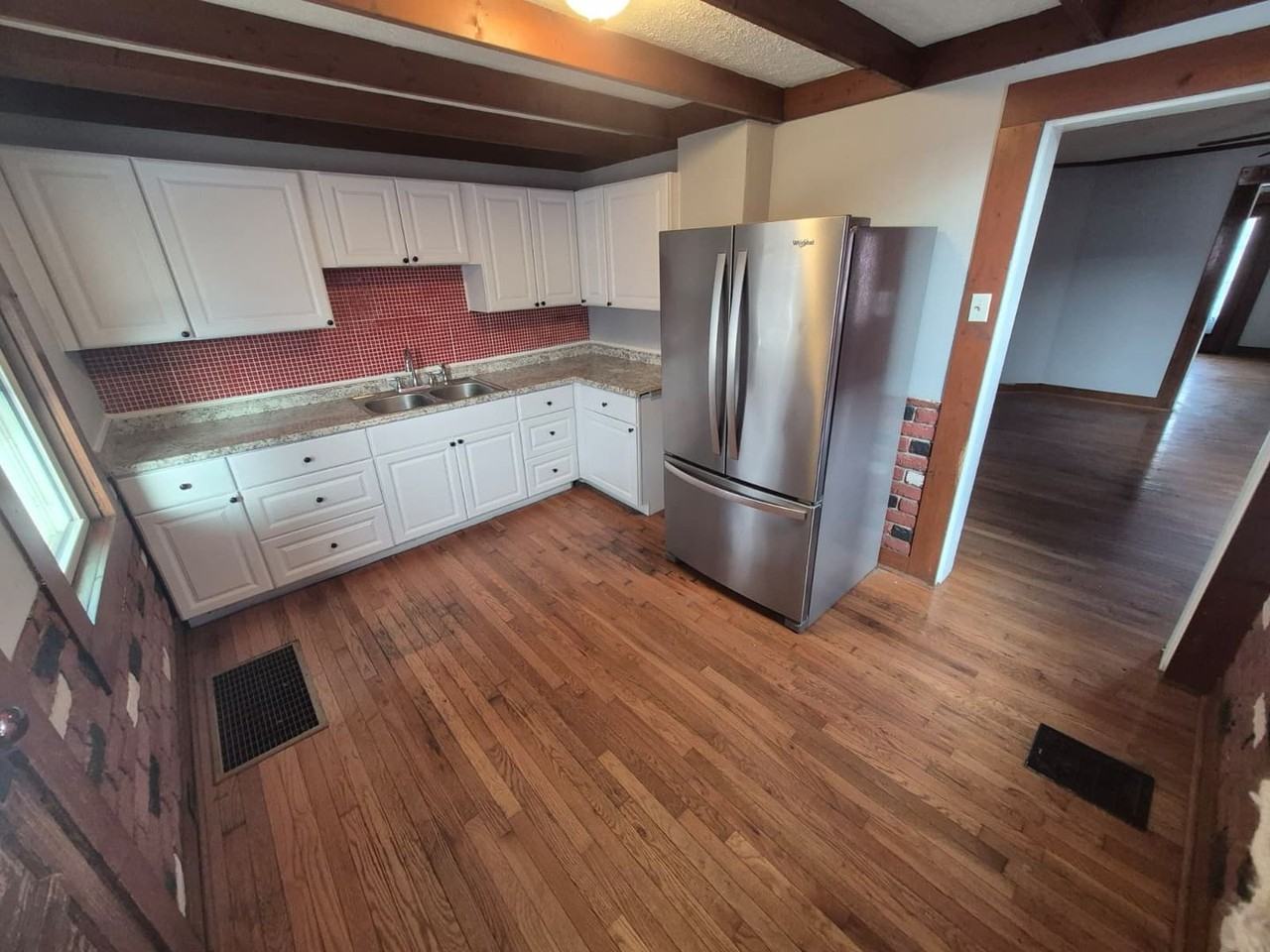 834 Liberty St - Photo 3 of 16