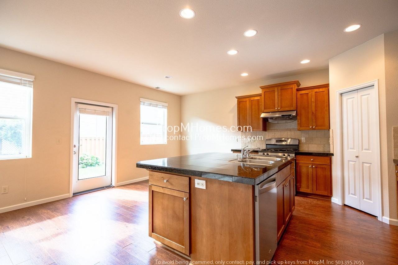 15168 Se Granite Dr - Photo 4 of 31