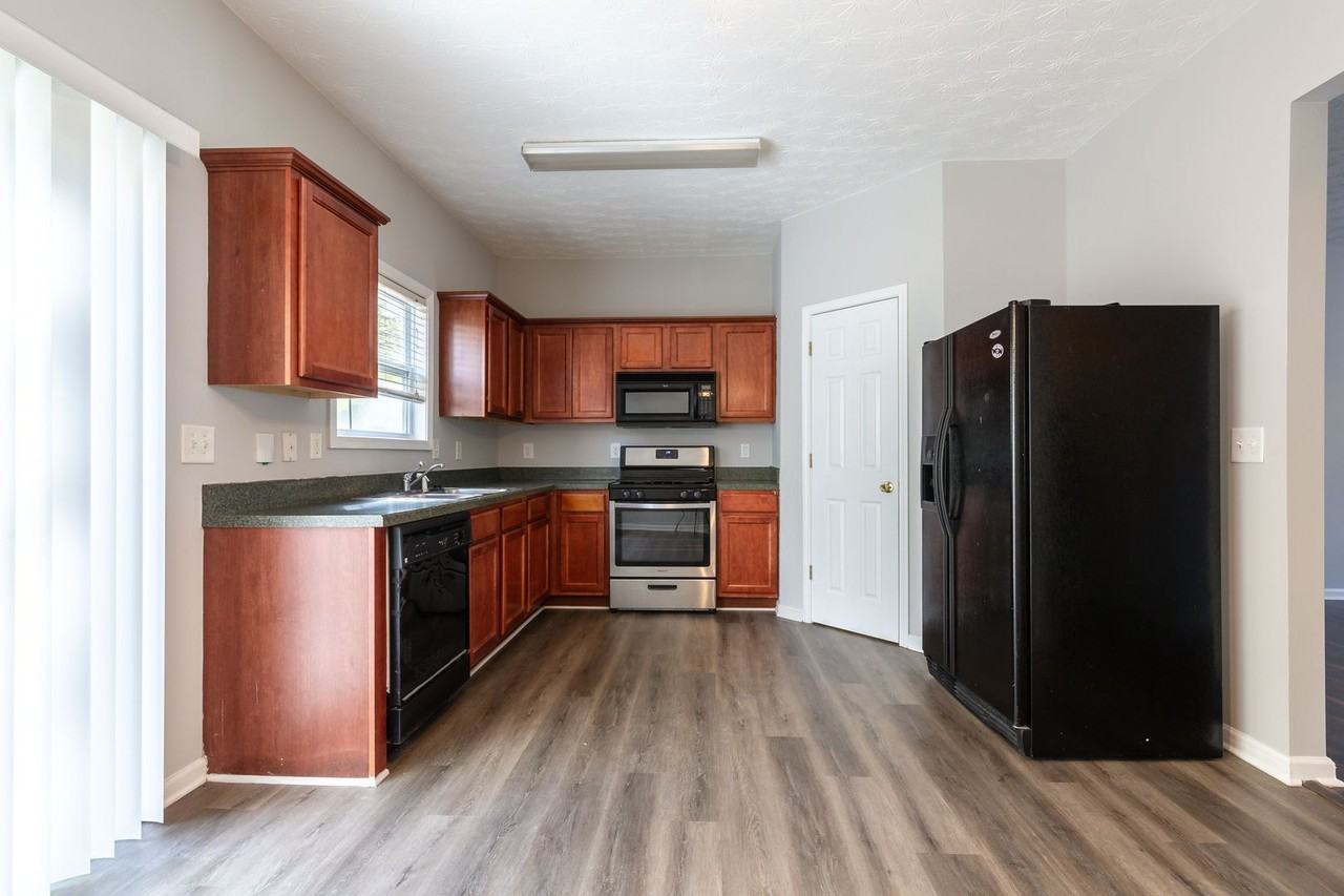 1557 Park Grove Dr - Photo 5 of 30