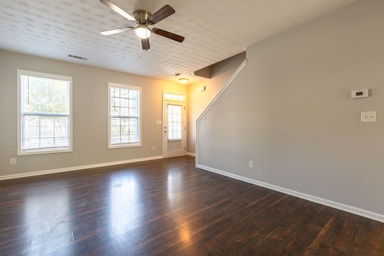 1557 Park Grove Dr - Photo 7 of 30