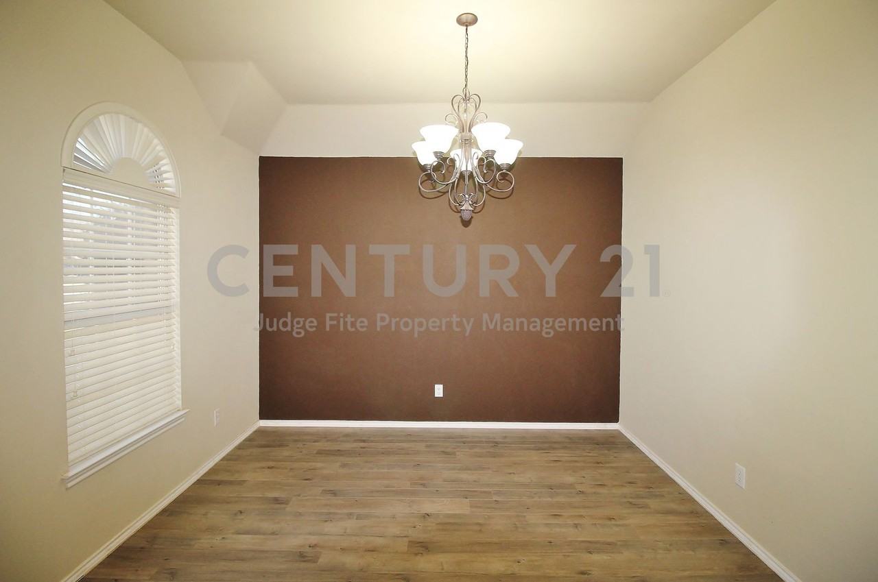 314 Cascade Dr - Photo 2 of 13