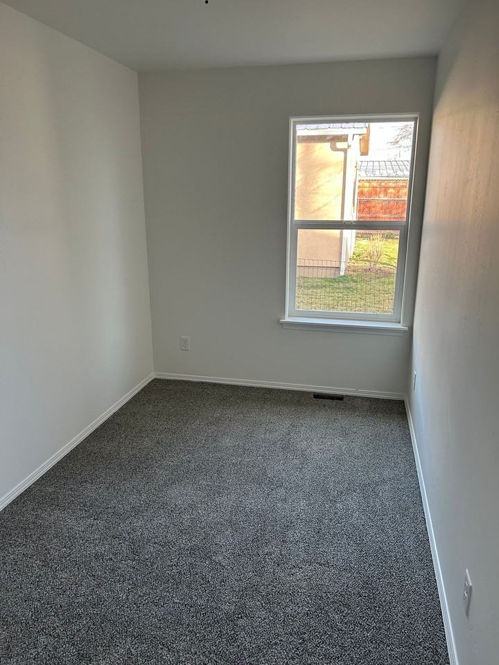 Brand-New 4 Bed, 2 Bath Duplex for Rent in Jerome! - Photo 4 of 8