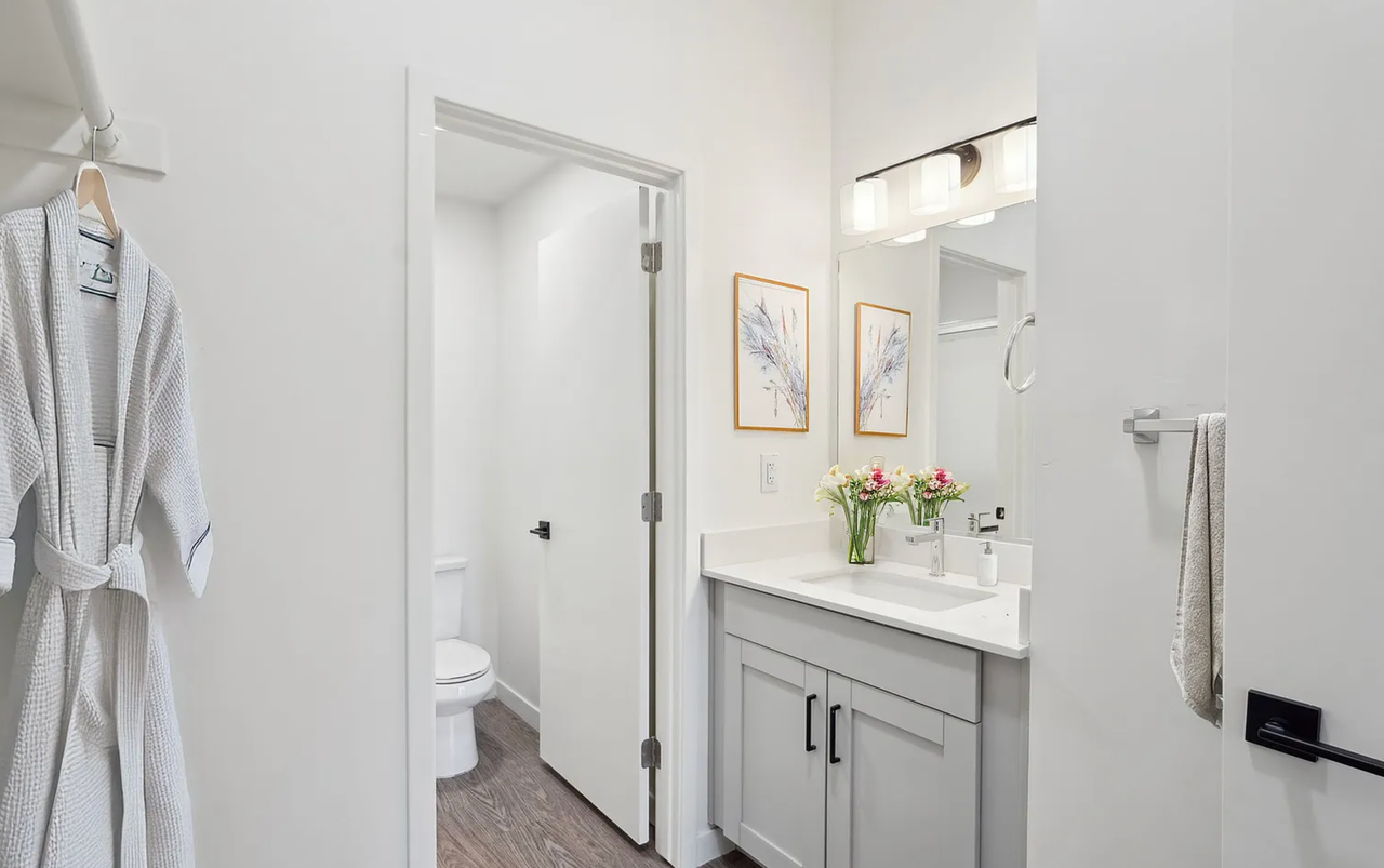 3031 W Northern Avenue - Photo 7 of 13