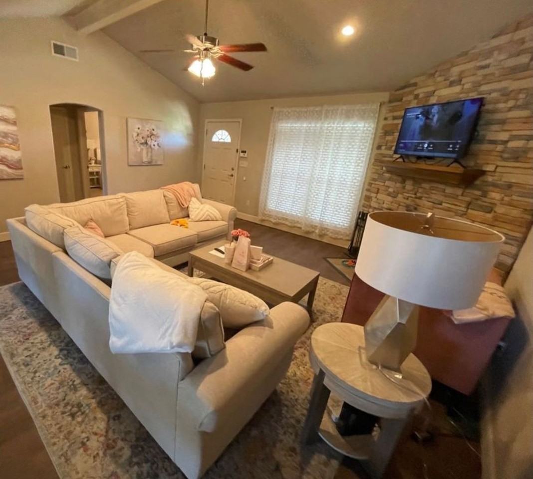 5229 Itasca St - Photo 4 of 16