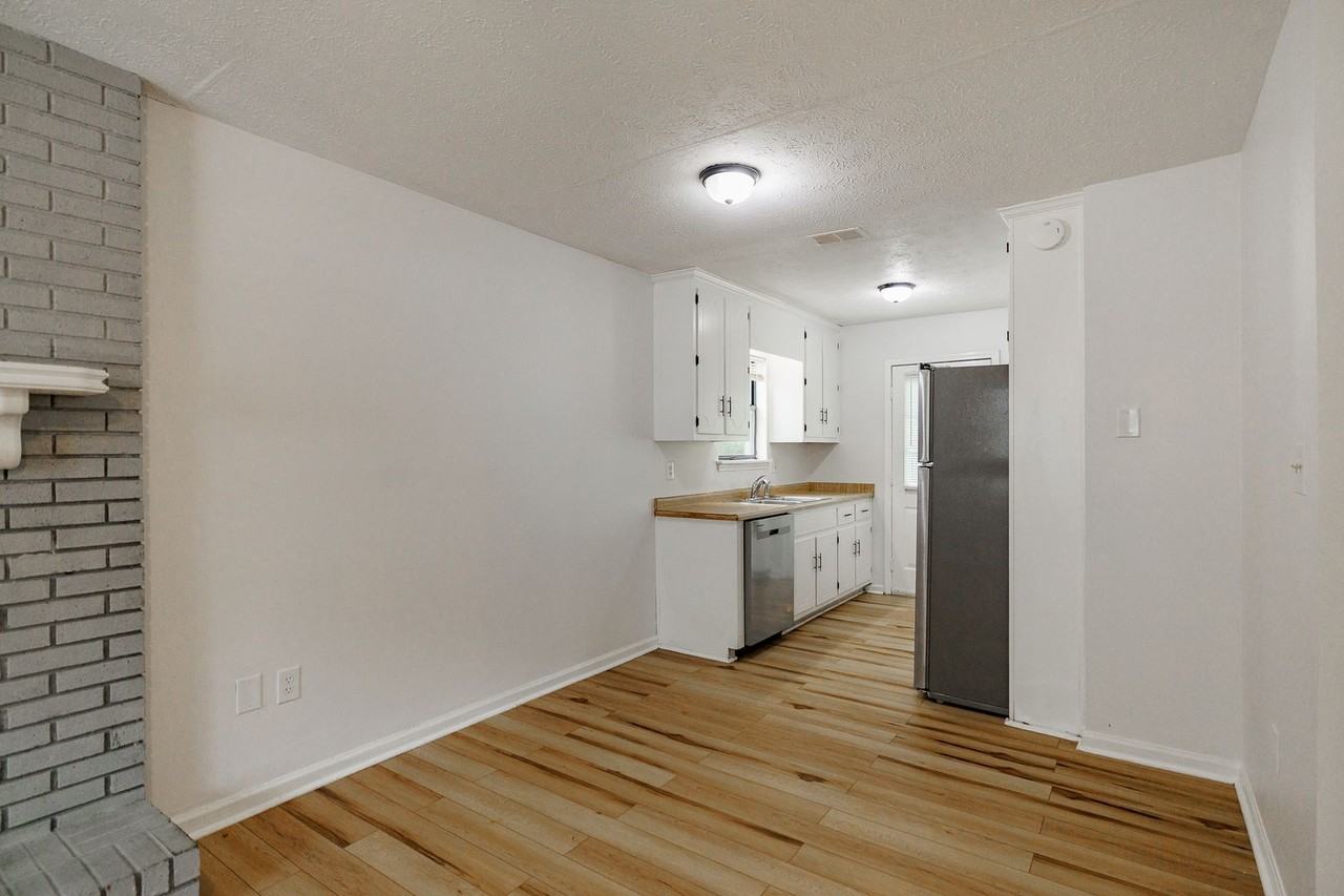 1182 Whit Davis Rd - Photo 5 of 16