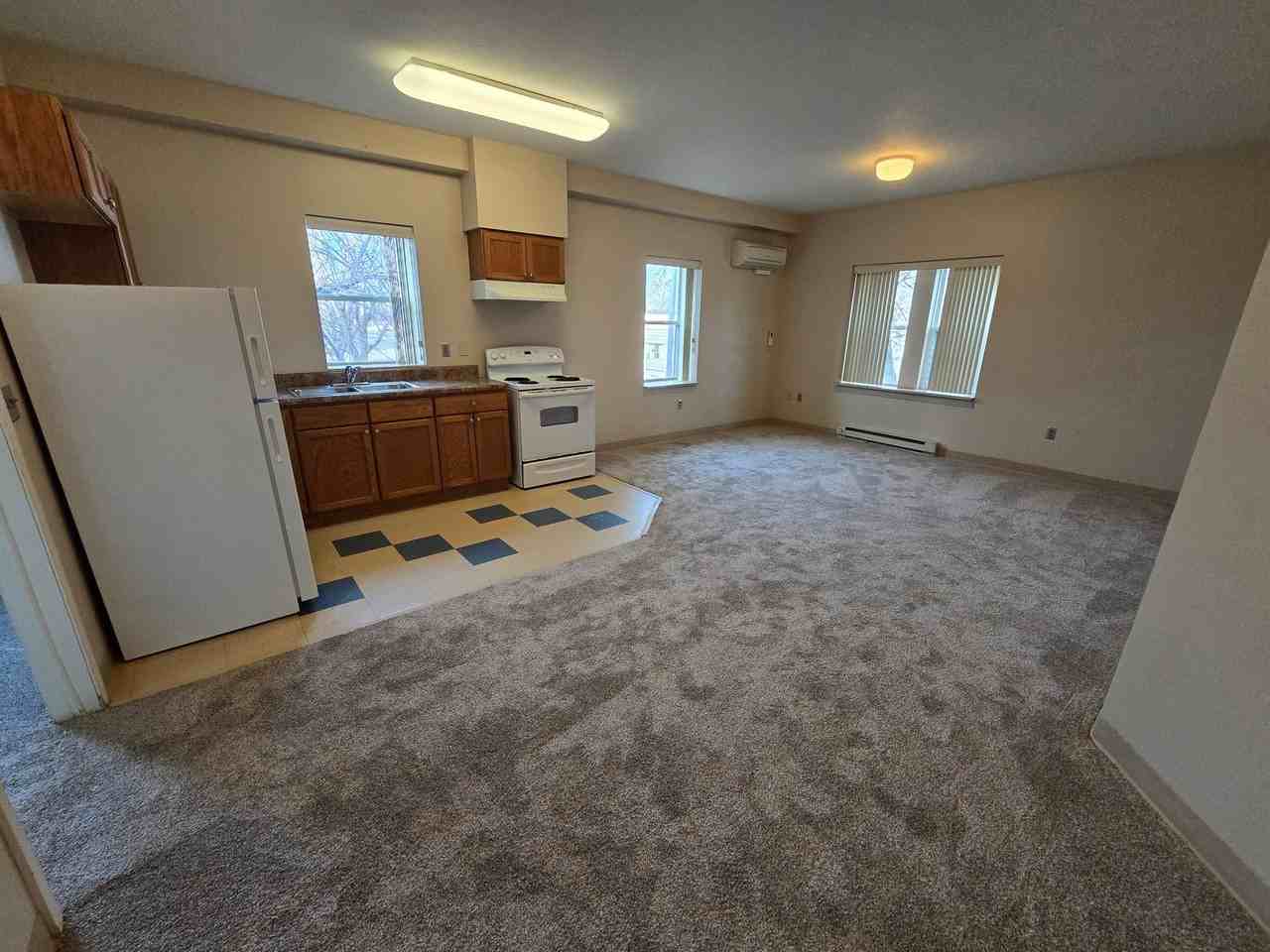 Plains - Murray Hall Apartments - Photo 7 of 9