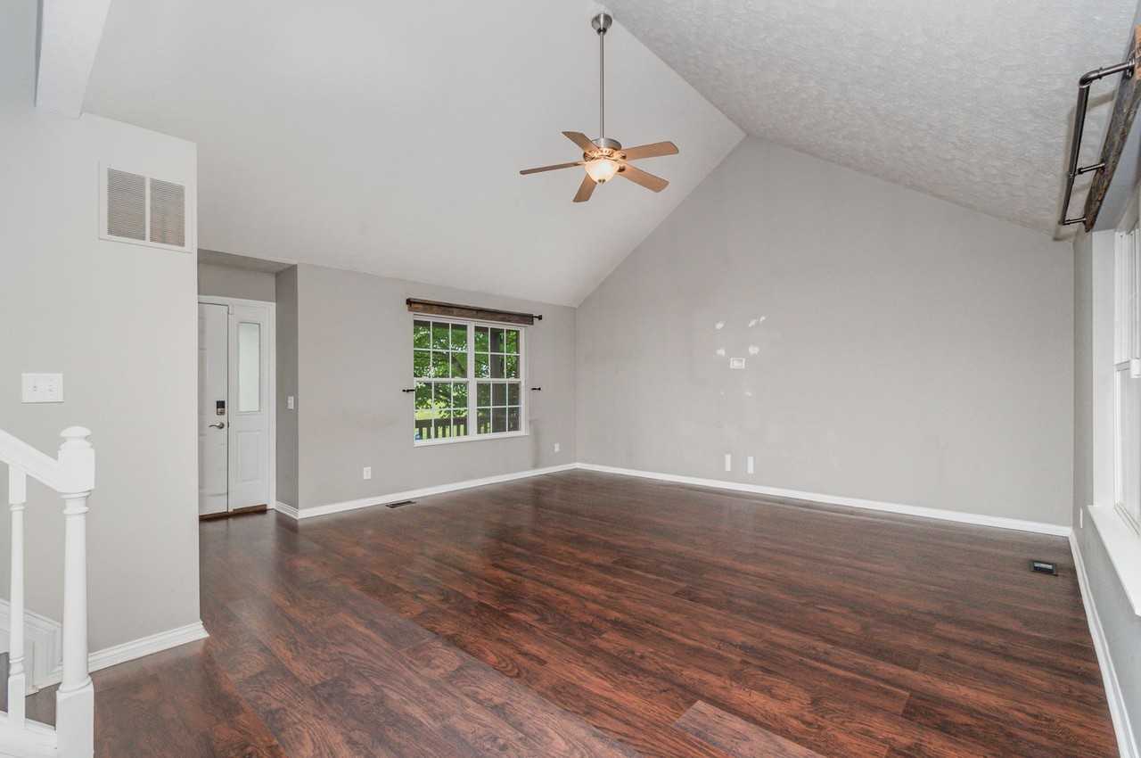 2160 Lunar Ln - Photo 3 of 29