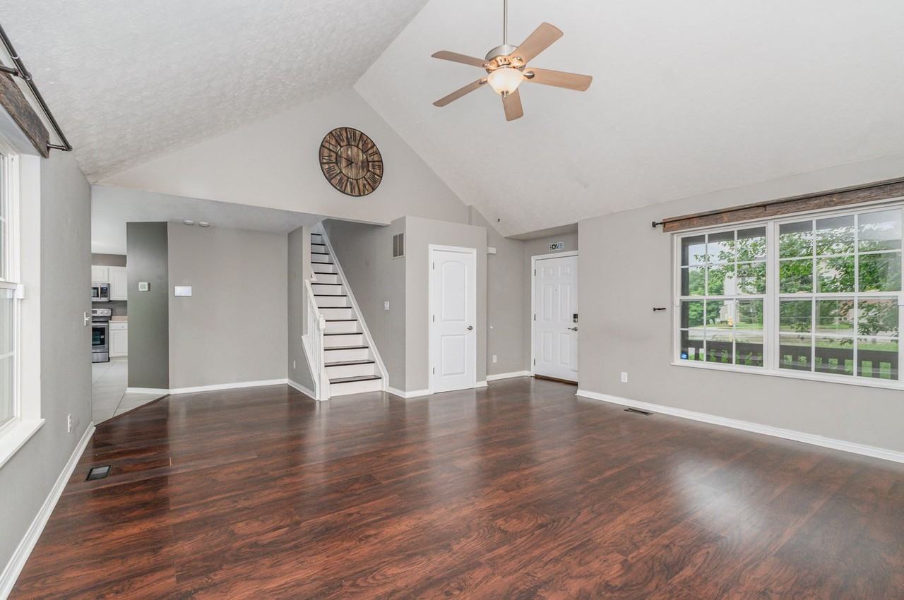 2160 Lunar Ln - Photo 4 of 29