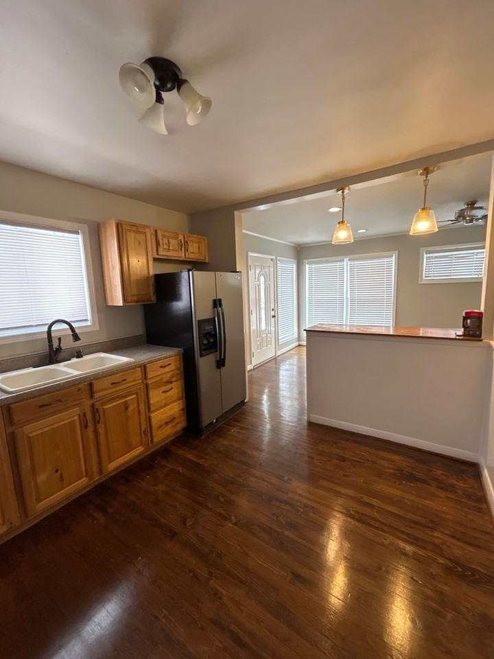 3127 Oliver Rd Ne - Photo 3 of 22