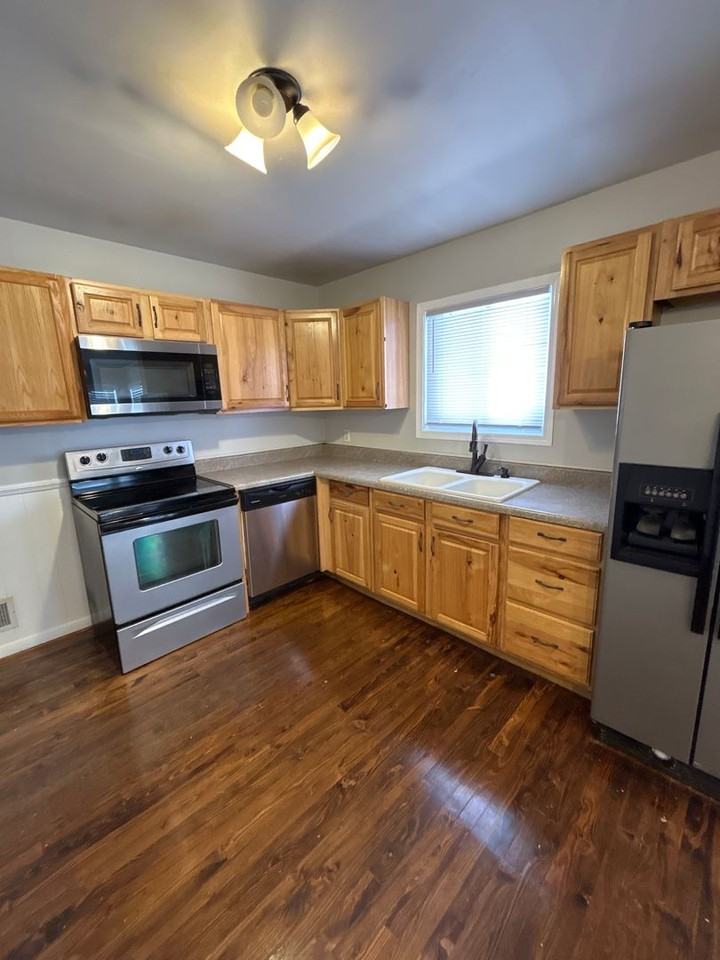 3127 Oliver Rd Ne - Photo 4 of 22