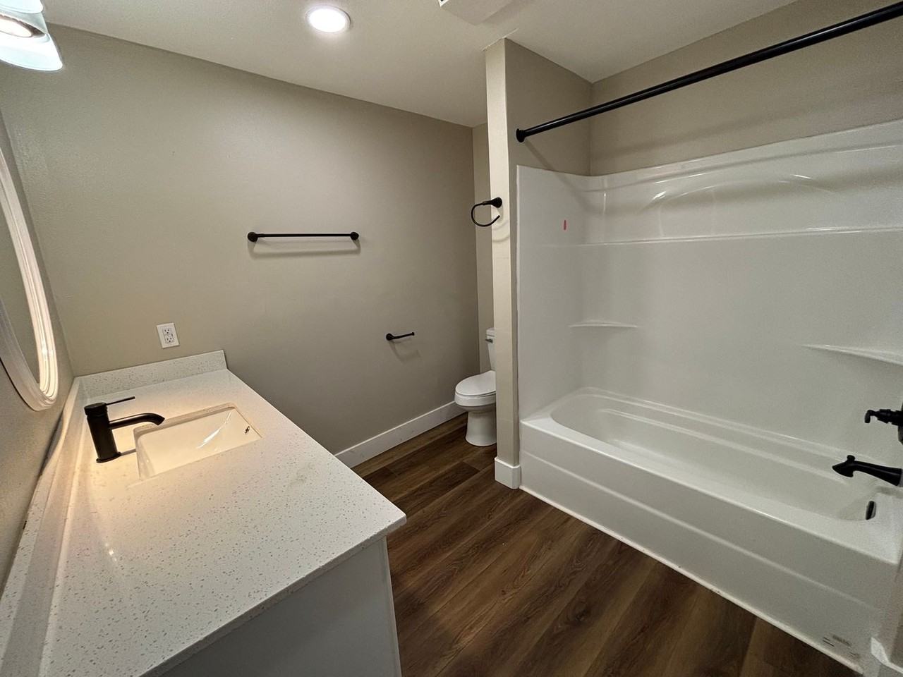 703 Nw 1st St - Photo 7 of 12