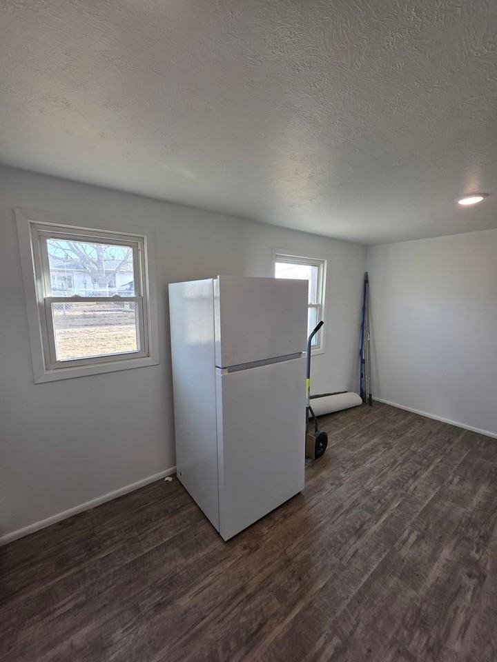 508 Maple St - Photo 3 of 5