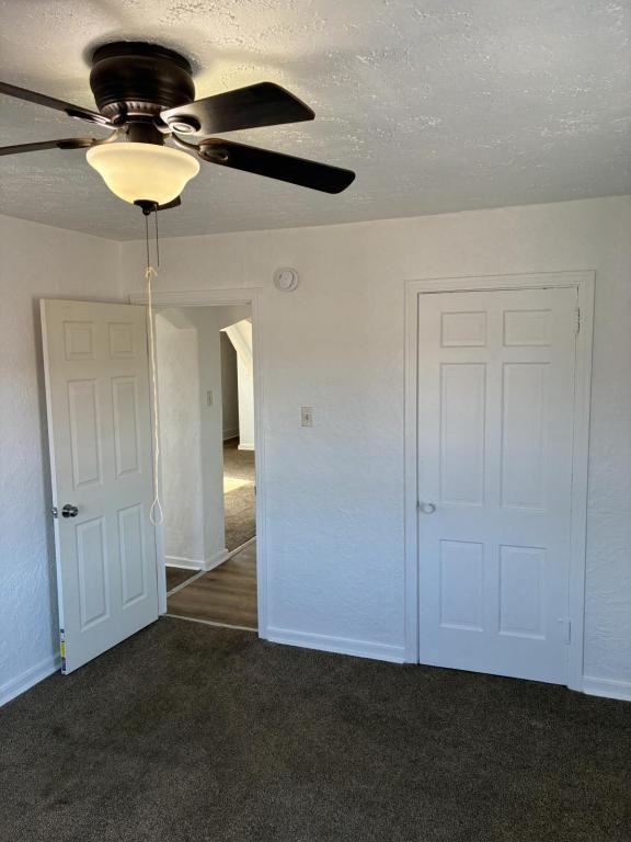 114 Singer Ave - Photo 4 of 9