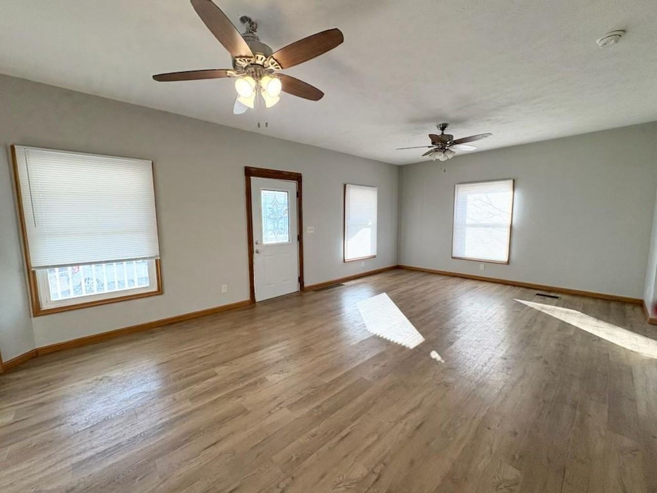 1102 N Madison St - Photo 4 of 20