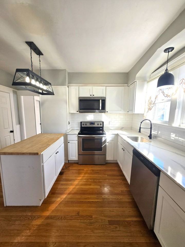 98 Bradley St - Photo 2 of 22