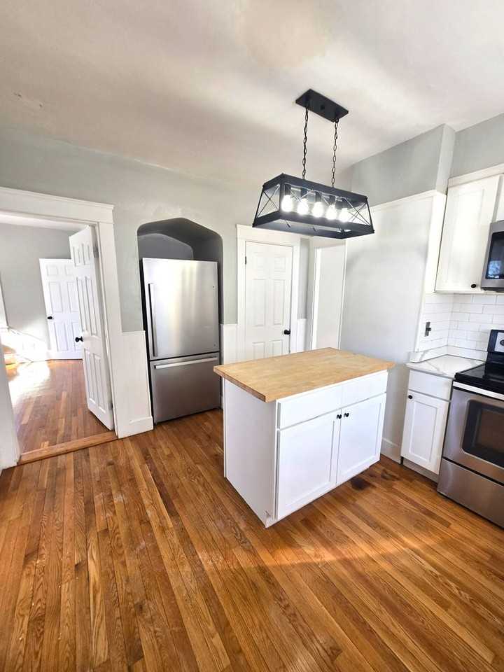 98 Bradley St - Photo 4 of 22