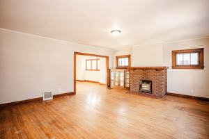 featured image of 1452 Rollins Rd