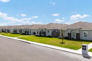 featured image of 300 S Retama Ln
