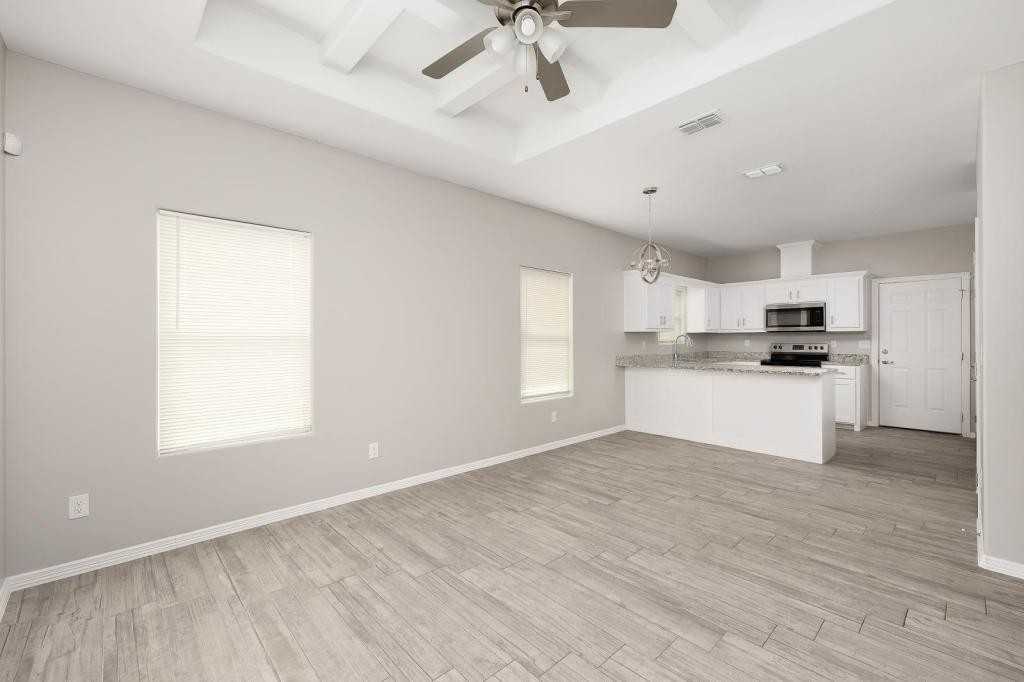 300 S Retama Ln - Photo 5 of 14
