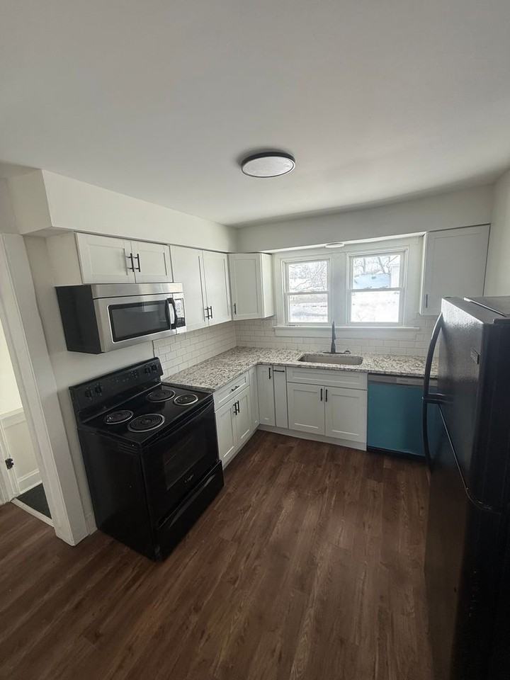 E 4th Ave - Photo 4 of 23