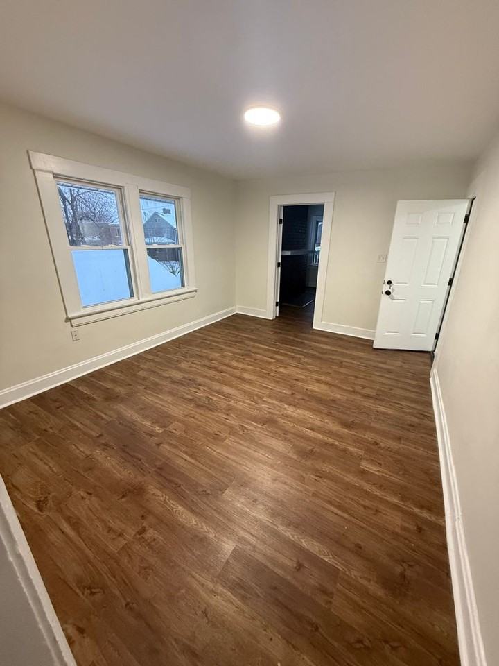 E 4th Ave - Photo 5 of 23