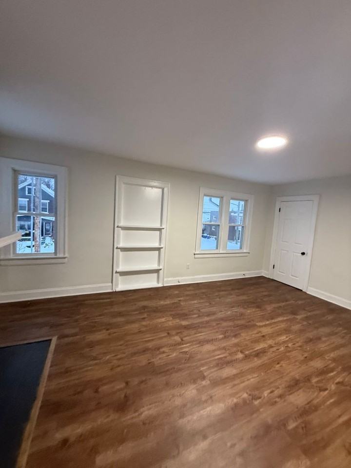 E 4th Ave - Photo 7 of 23