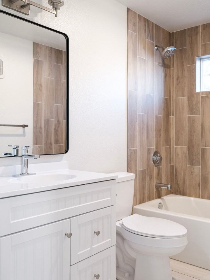 1225 N. McCarran Blvd Bldg 1 - Photo 3 of 3