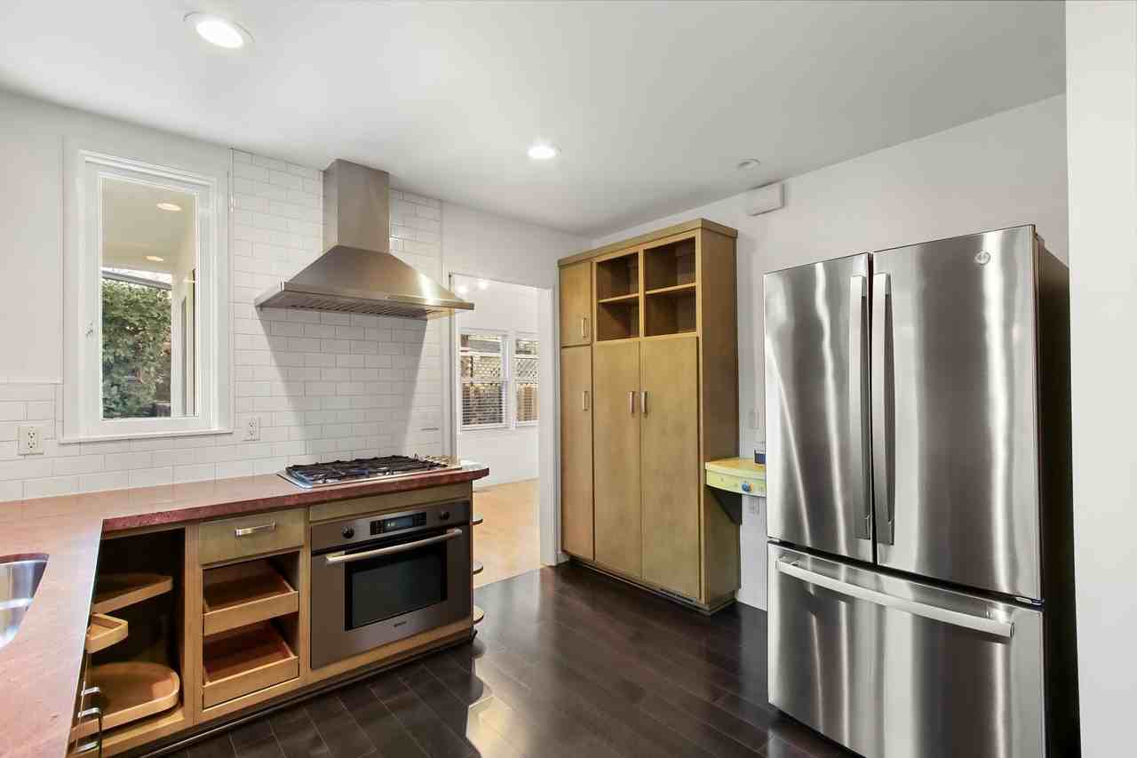 637 C St - Photo 7 of 37