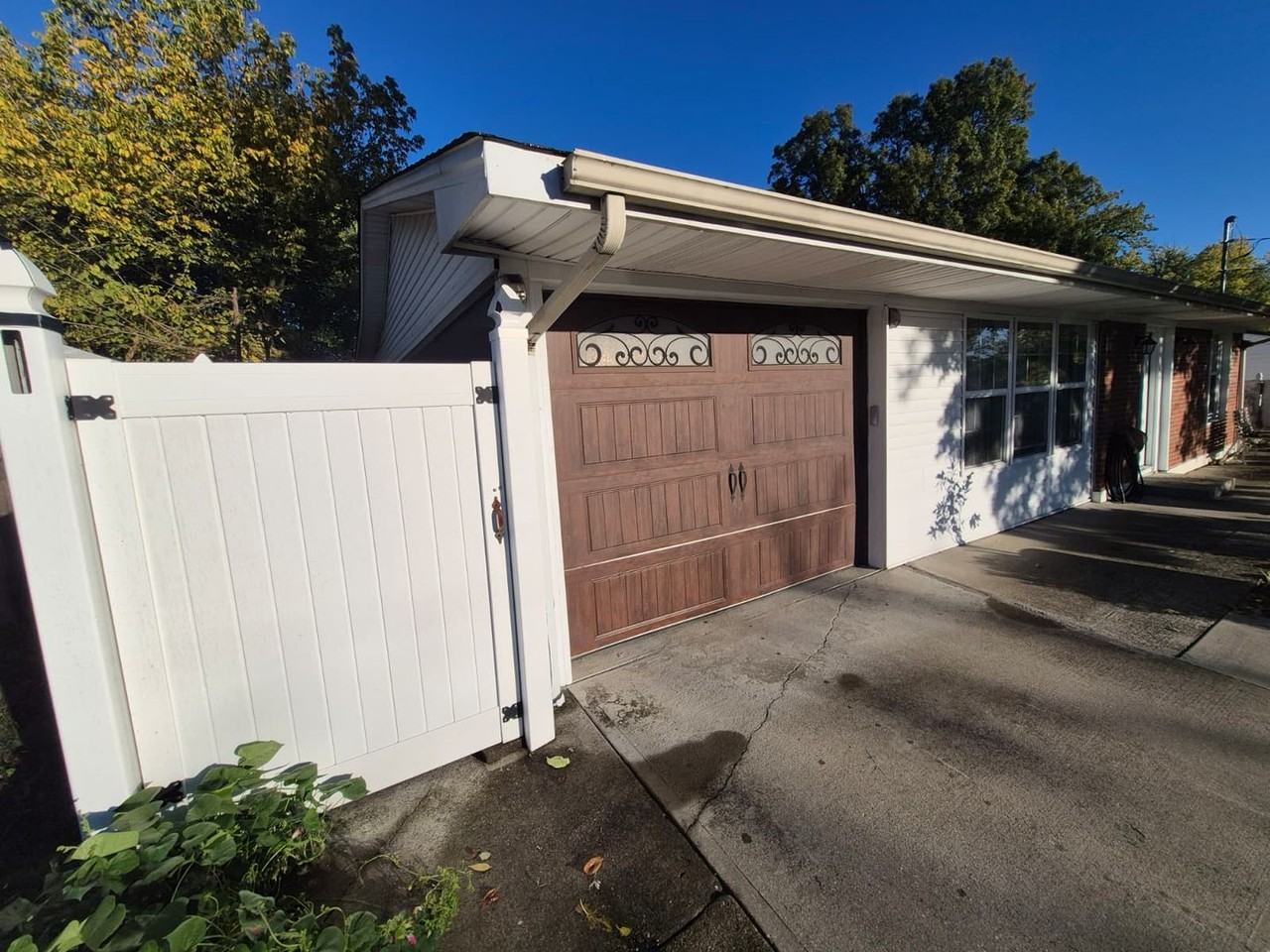 65 Miriam Dr - Photo 2 of 22