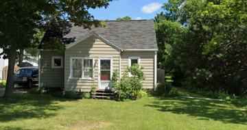 featured image of 806 Waverly Pl