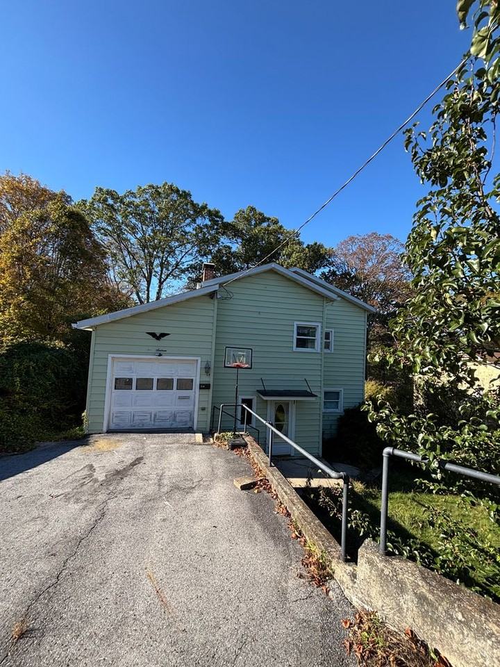 216 Leon St - Photo 2 of 20