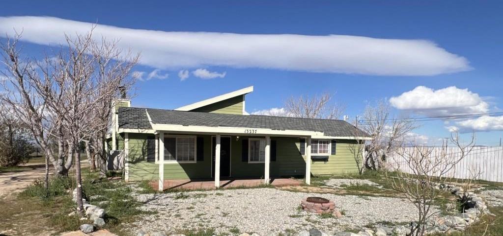 13237 E Avenue W8 - Photo 2 of 24