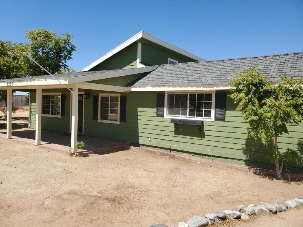 13237 E Avenue W8 - Photo 3 of 24