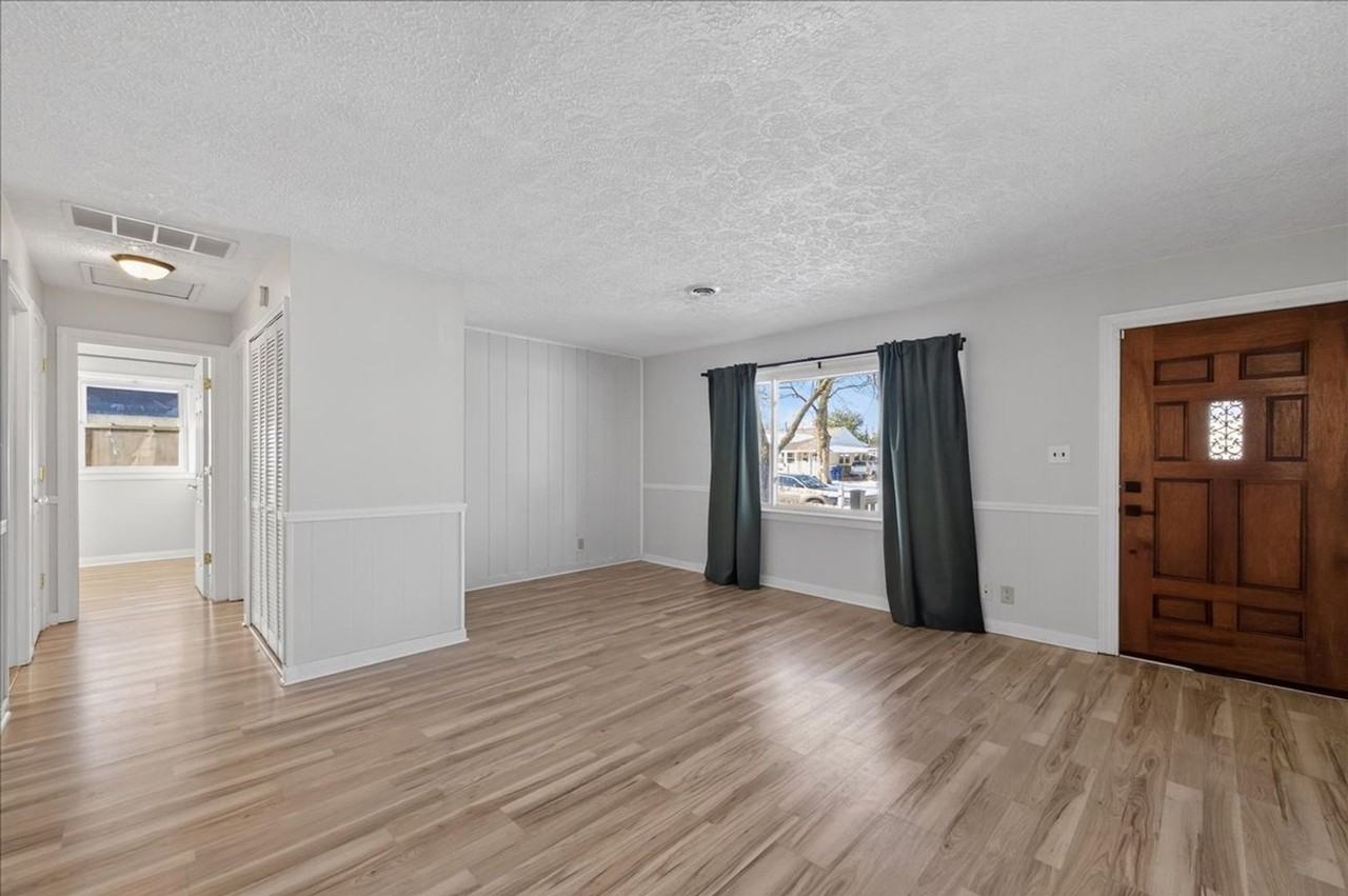 4911 Barlow Dr - Photo 5 of 15