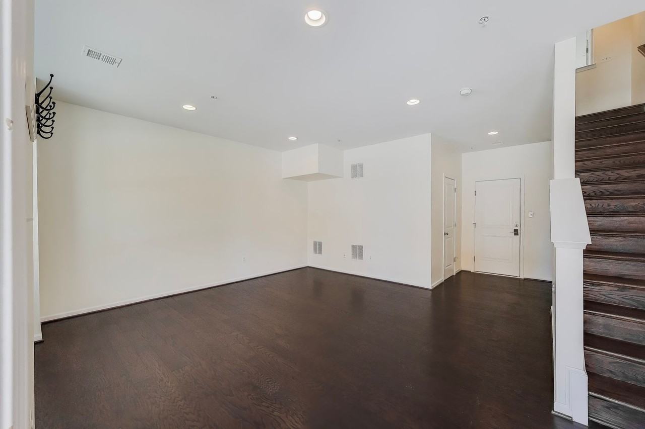 22036 Plover St - Photo 2 of 39