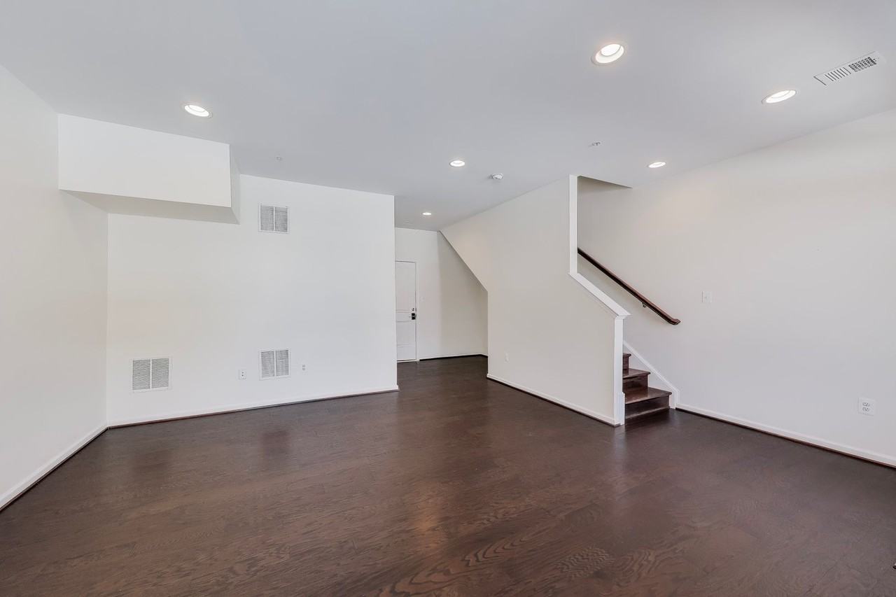 22036 Plover St - Photo 3 of 39