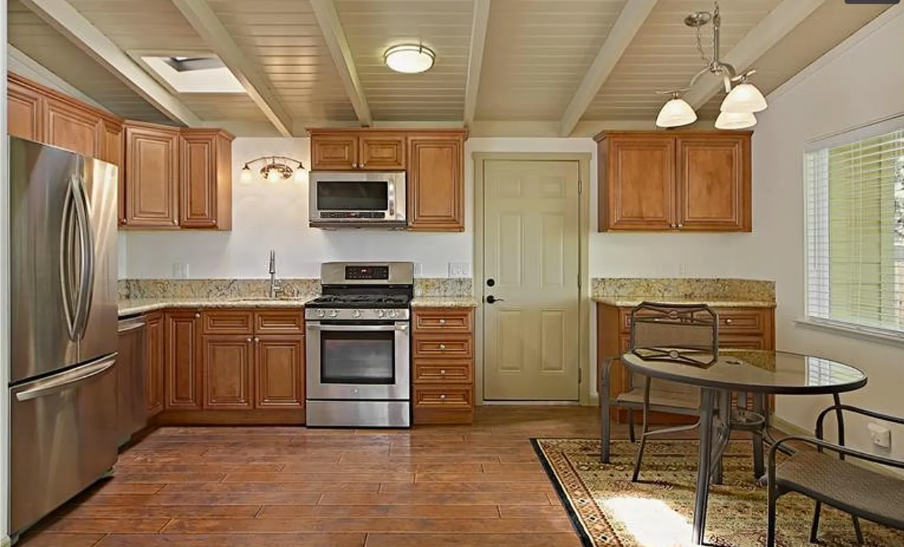 1314 Colgate Dr - Photo 4 of 13