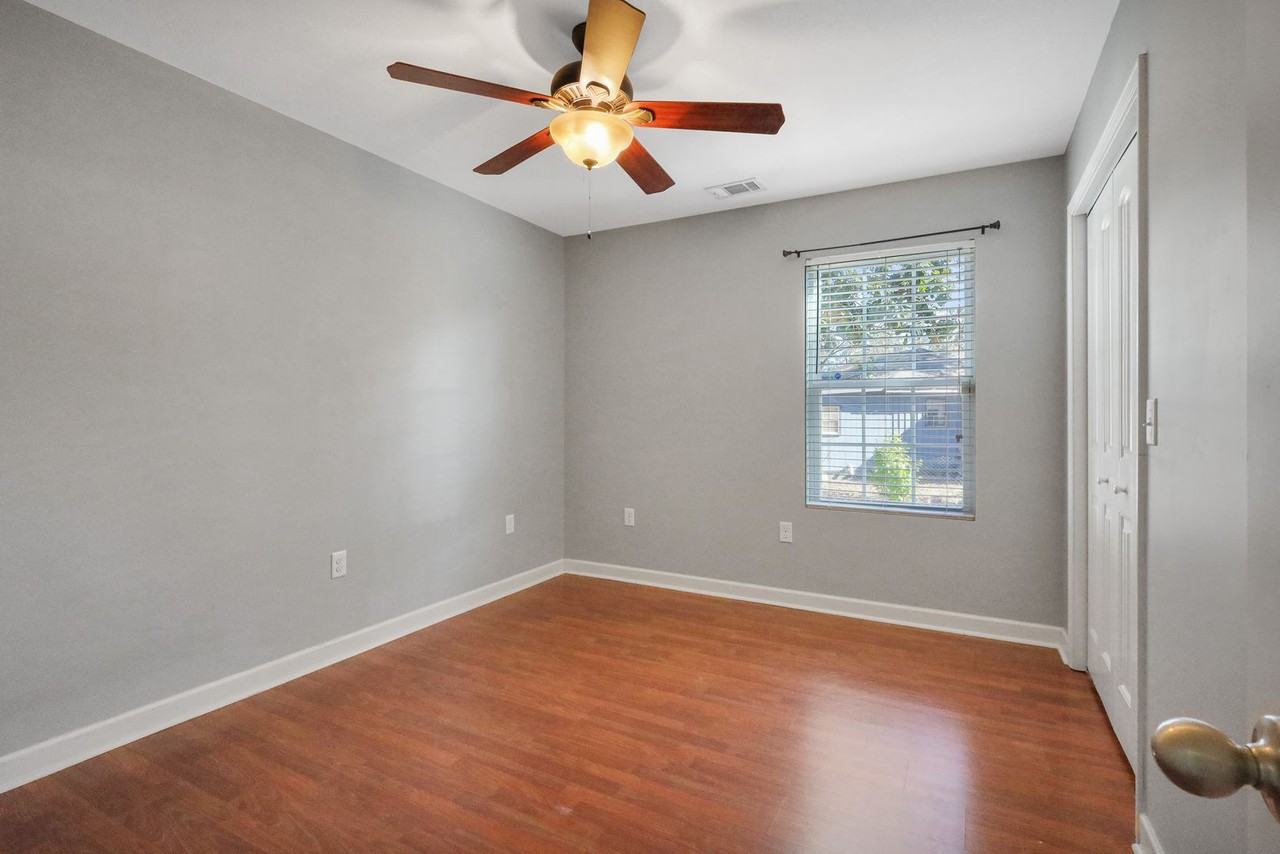 712 S 6th St - Photo 5 of 12