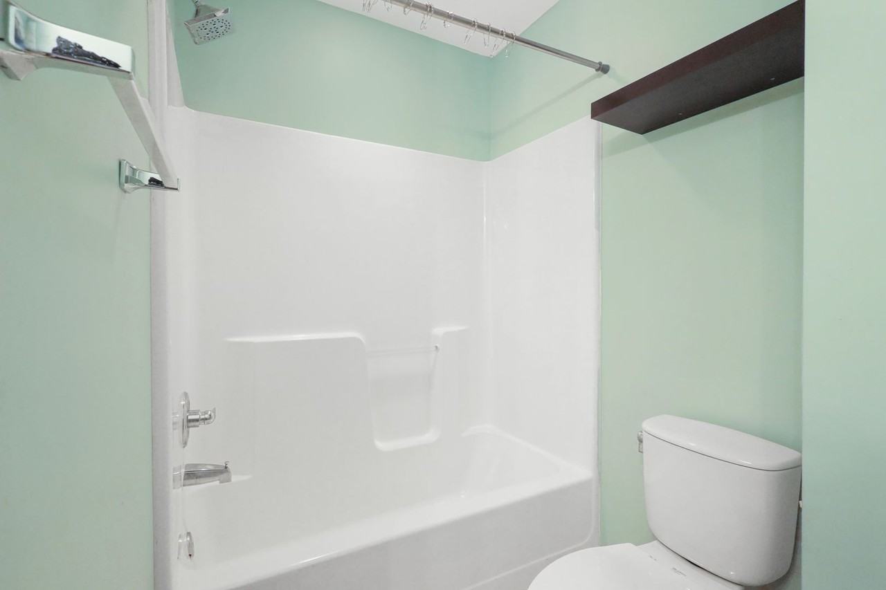 712 S 6th St - Photo 7 of 12