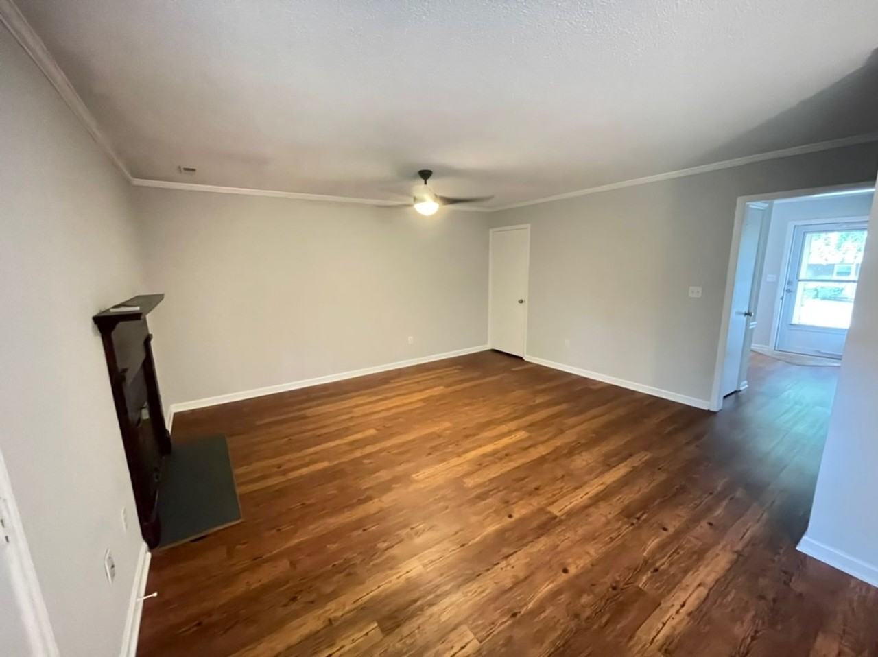 120 Inverness Ct - Photo 4 of 15