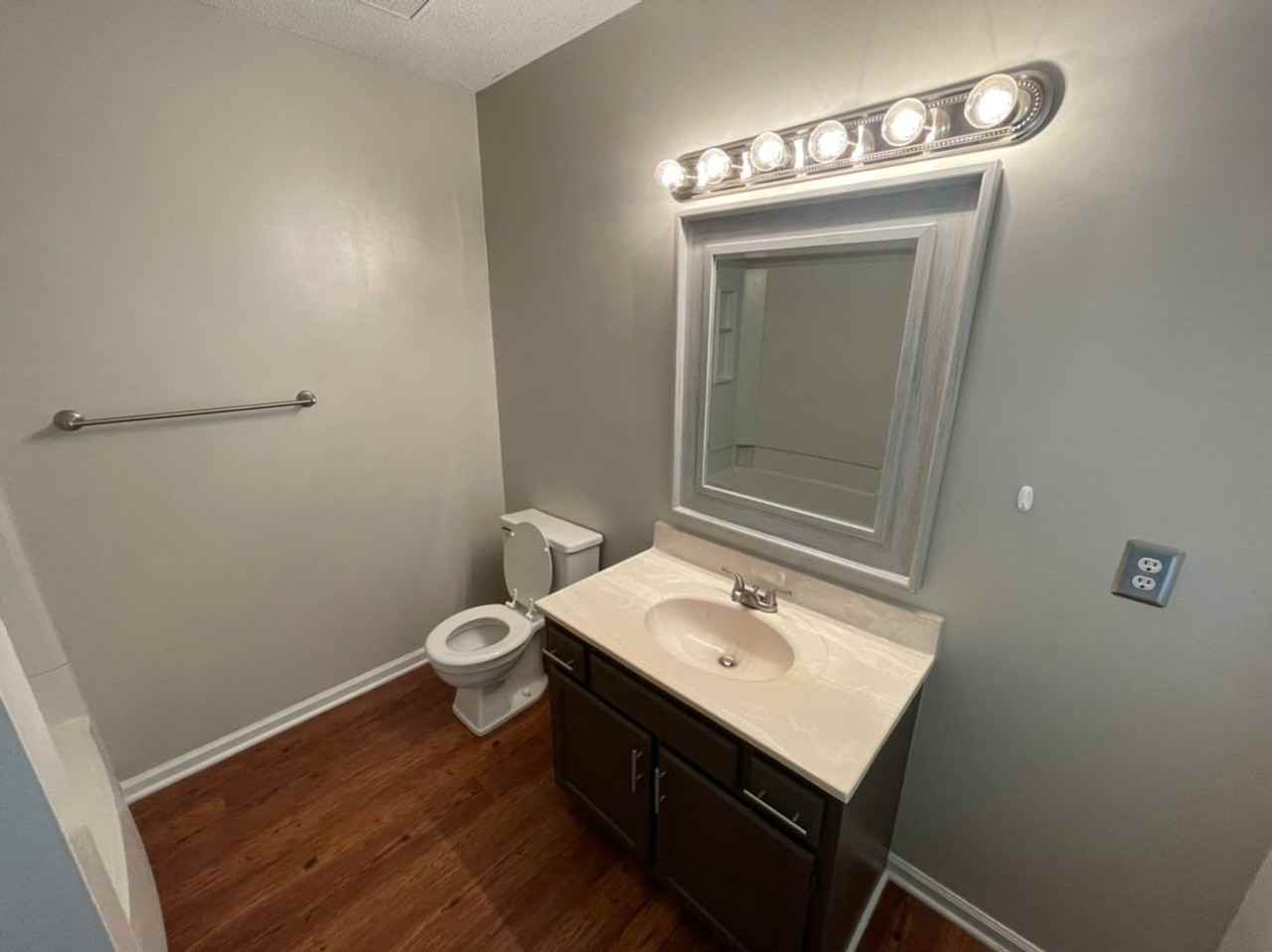 120 Inverness Ct - Photo 5 of 15