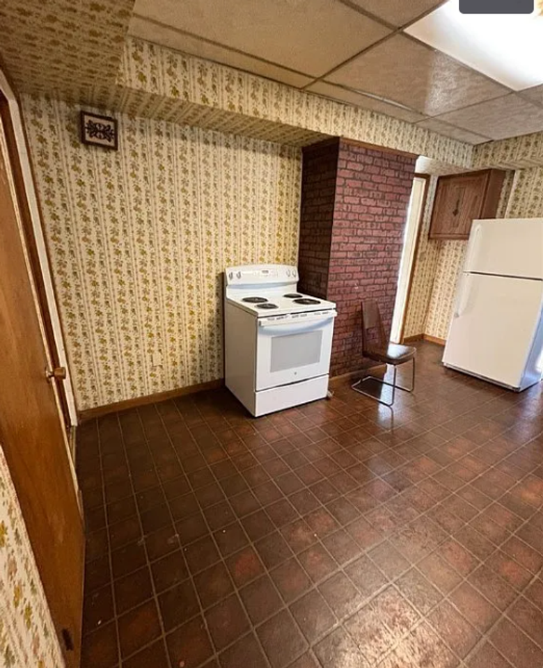 10814 Hull Ave - Photo 6 of 8