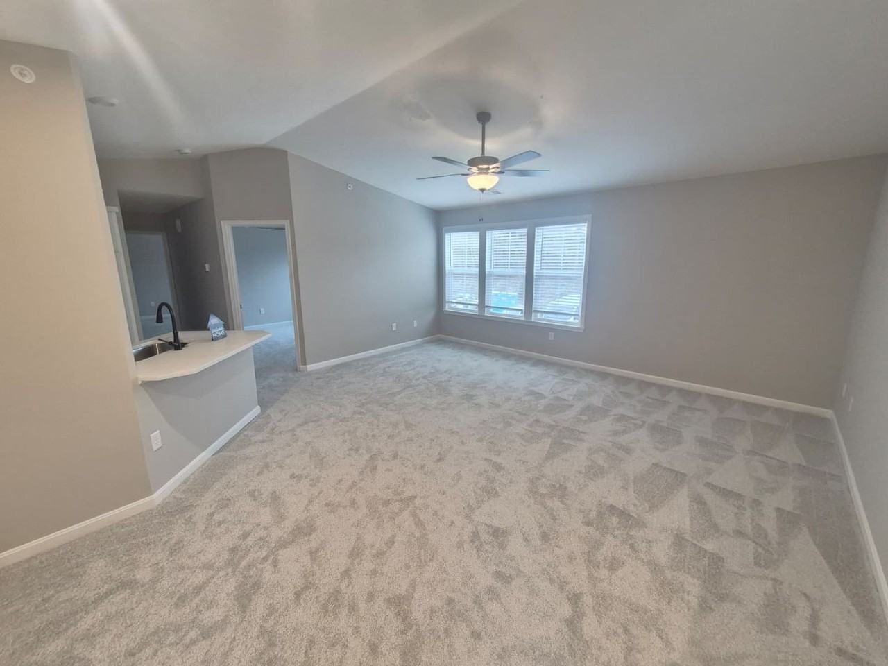 568 Foxhill Dr - Photo 2 of 15