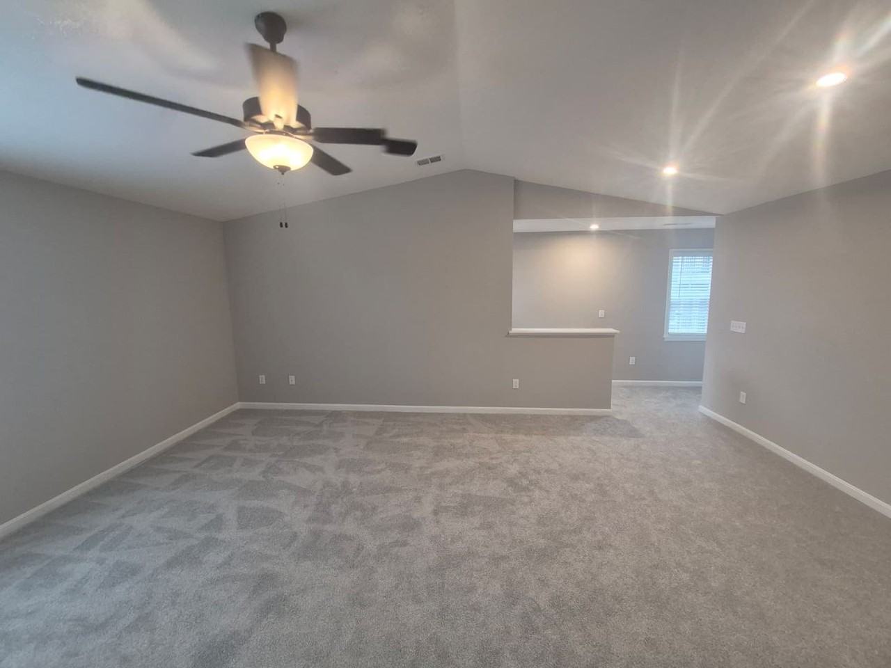 568 Foxhill Dr - Photo 3 of 15