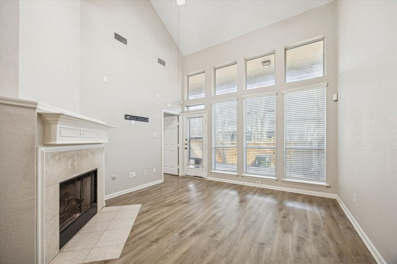 10834 Bay Bridge Dr - Photo 6 of 14