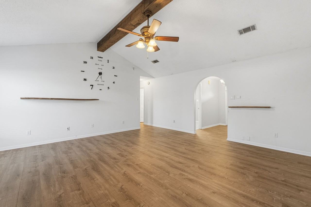 26 Pamela Ln - Photo 3 of 32